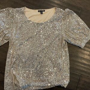 Cable & Gauge sequin top. Size XL.